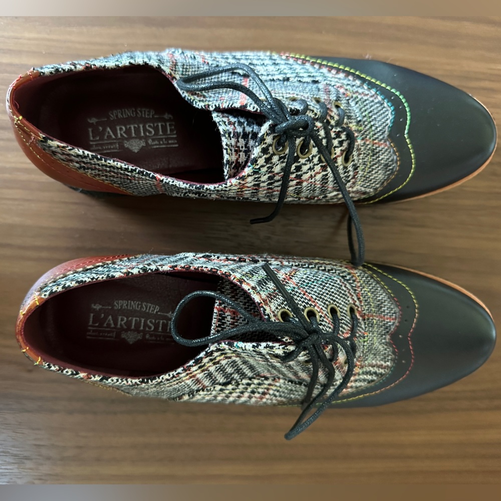 L’Artiste Women’s Oxford shoes. EU size 40